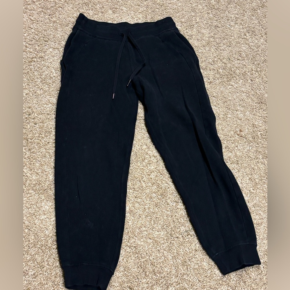 Lululemon Black Scuba Joggers size 6
